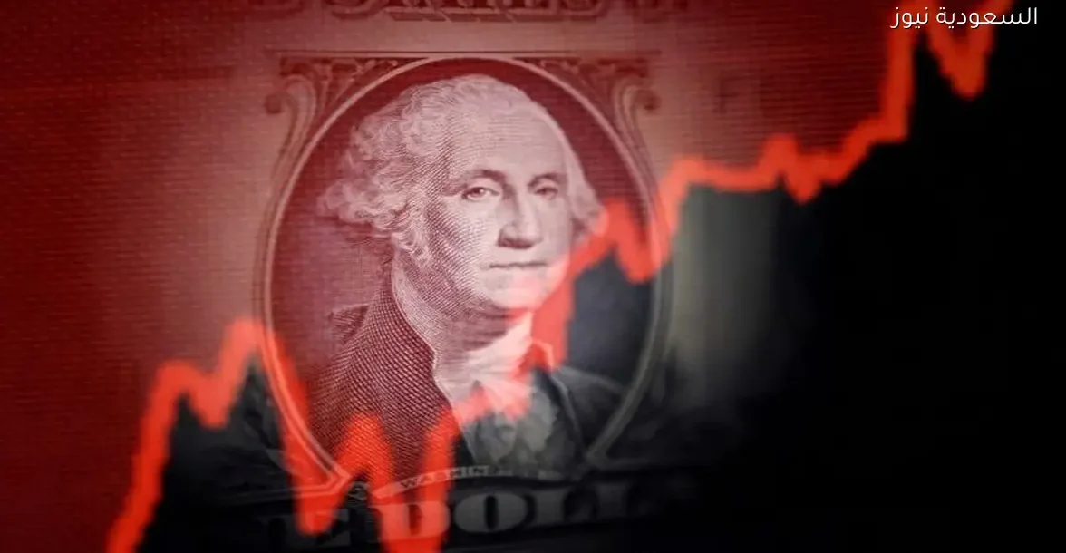 «تراجع الدولار الأمريكي وارتفاع الإقبال على الذهب بين الكبار»