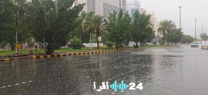 عواصف رعدية ورياح قوية تضرب مناطق متفرقة اليوم