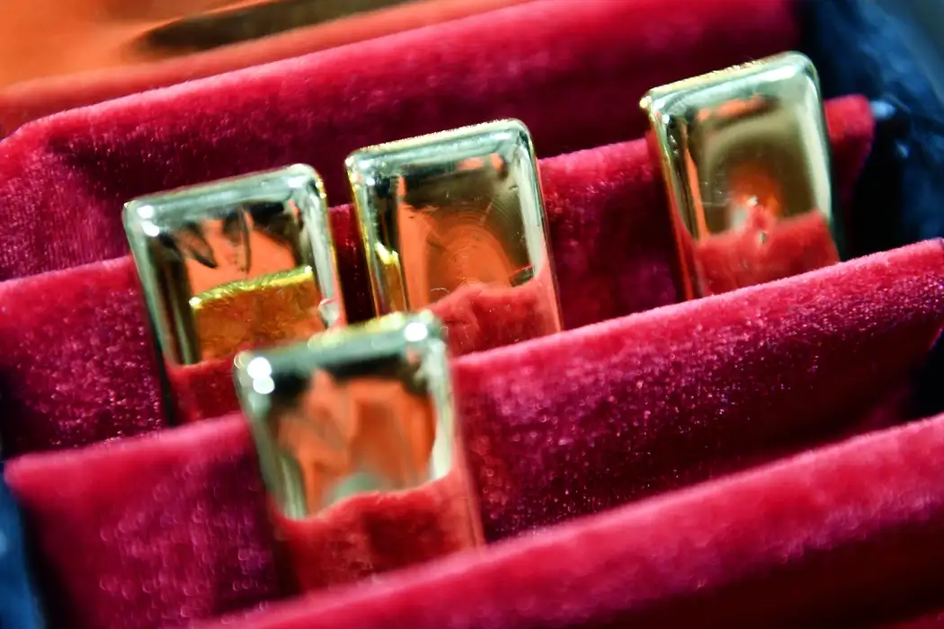 تراجع أسعار الذهب مع اقتراب موعد اجتماع الاحتياطي الفيدرالي الأمريكي