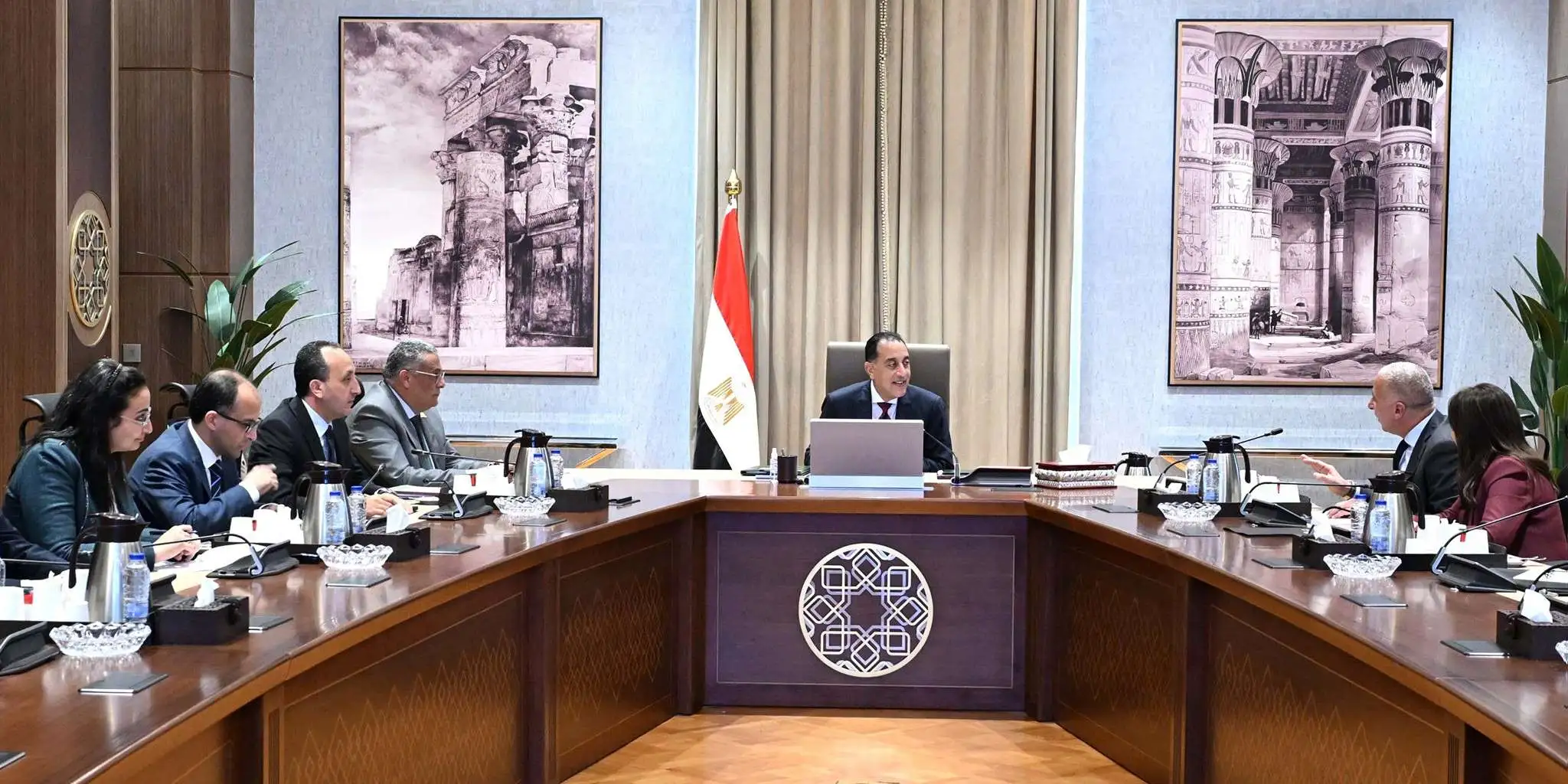 «تعزيز الاستثمار في المثلث الذهبي» رئيس الوزراء يجتمع مع قيادات «السويدي» و«طاقة عربية» لمناقشة الخطط المستقبلية