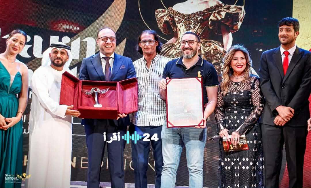 فوز مسرحية ماسح الأحذية بجائزة أفضل عرض في مهرجان شرم الشيخ المسرحي مع قضية إنسانية مؤثرة