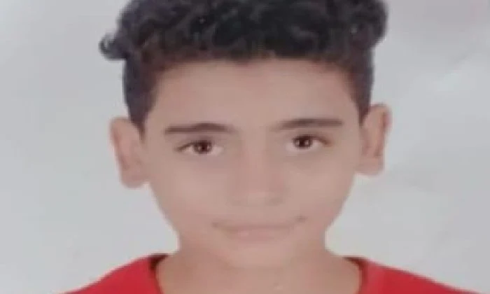 فراق الأم يترك جرحًا عميقًا في قلب الطفل ذياد بعد أن فارقت الحياة، ليرتفع عدد ضحايا المحرقة إلى 8 أشخاص