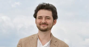 فيلم “القصص” يصور كفاح عائلة مصرية من أجل البقاء في وجه تحديات العصر الراهن