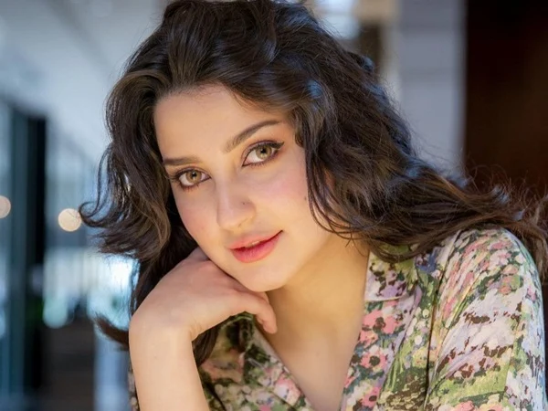 زوج ريم ارحمه يكشف تفاصيل حياتهما الشخصية وسيرتها الذاتية وعمرها الحقيقي