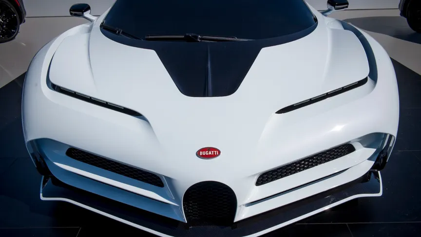 «صفقة العمر: نجل نجيب ساويرس يقتنص حصة من بوغاتي ويكشف النقاب عن التفاصيل»