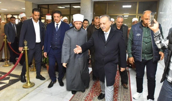 وزير الأوقاف ومحافظ أسيوط يطلقان شراكة استراتيجية لتجديد الخطاب الديني وتنمية الإنسان