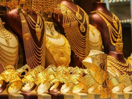 سوق الذهب الإماراتي يشهد قفزة تاريخية عيار 24 يتجاوز 600 درهم ويوقد حمى الشراء