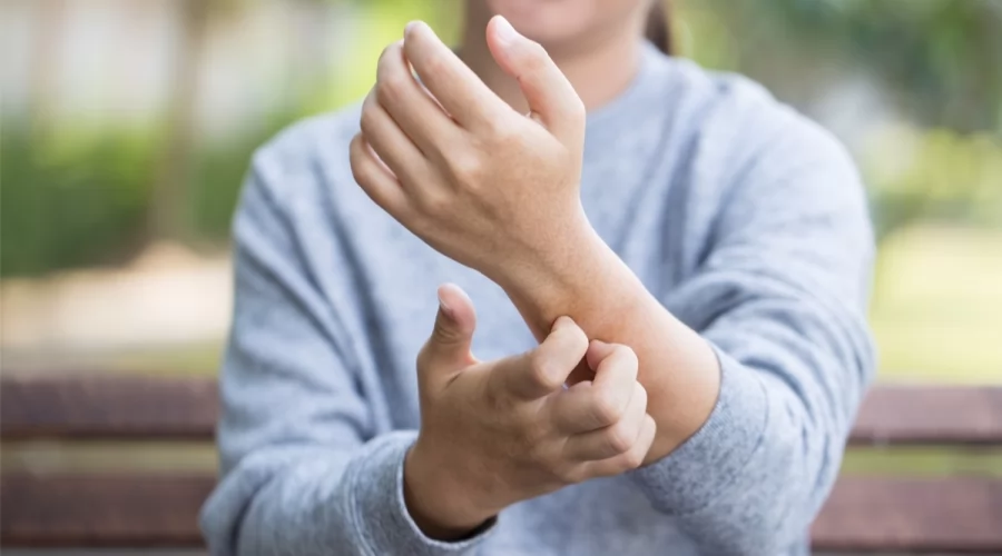 «حافظ على بشرة نضرة وخالية من المشاكل» أسرار حماية بشرتك: خطوات أساسية لمواجهة الطفح الجلدي الشتوي وتجنب تهيج البشرة