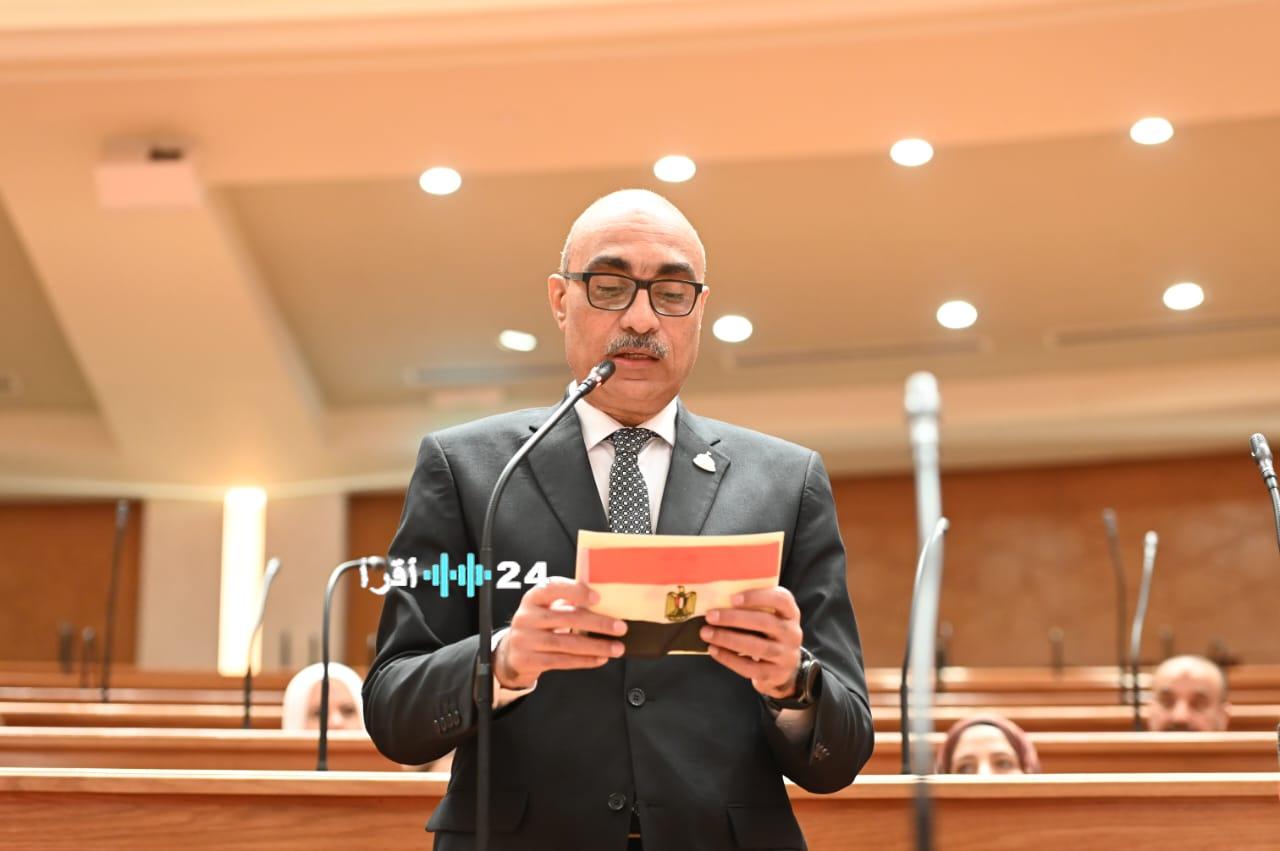 إيهاب منصور يفتح ملف ضرائب الهواتف الشخصية للمصريين بالخارج ويطالب بتوضيح حكومي