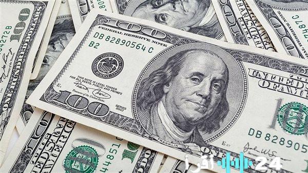 «تذبذب مستمر» سعر الدولار يتأرجح في البنوك المصرية الأحد 4 يناير