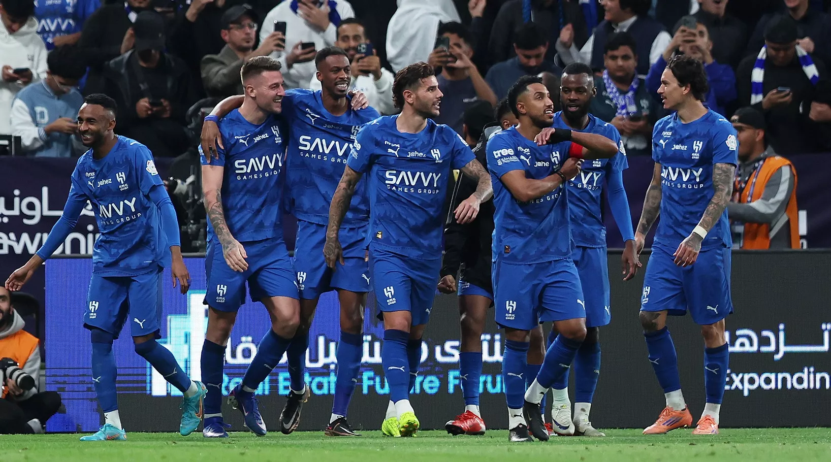 القنوات الناقلة لمباراة الهلال ضد نيوم وكيفية متابعة مباريات الدوري السعودي