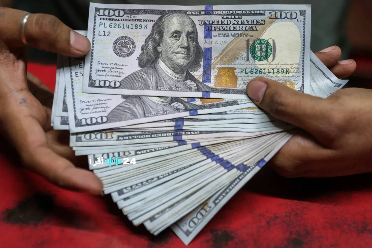 الدولار يثبت والريال يتذبذب.. أسعار 12 عملة مقابل الجنيه المصري اليوم في البنوك