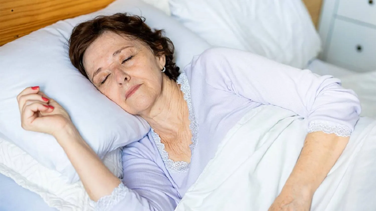 «مفاتيح النوم الهادئ» 6 عادات مسائية بسيطة: درع واقٍ لكبار السن من اضطرابات النوم