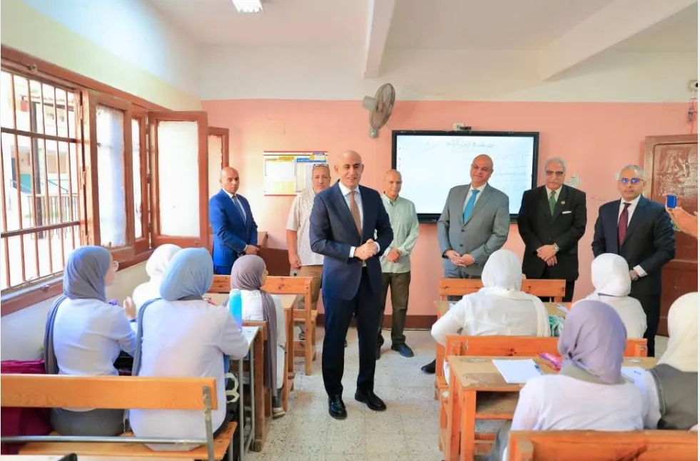 مصر تطلق التجربة الأولى لنظام البكالوريا بامتحانات نصف العام