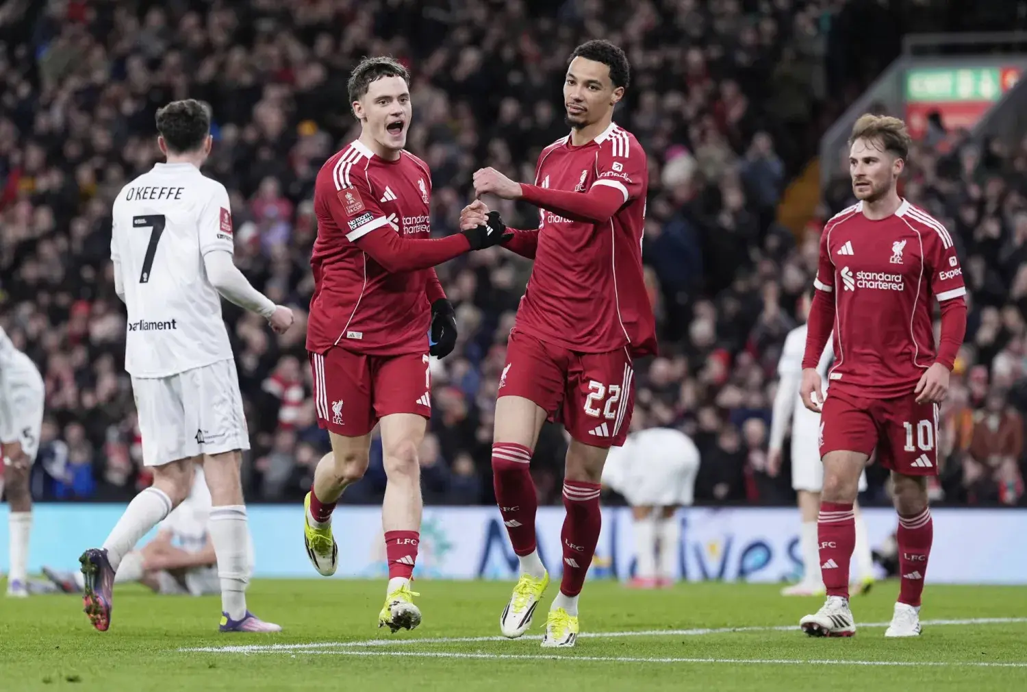 ليفربول يحسم التأهل للدور الرابع برباعية في شباك بارنسلي بكأس الاتحاد الإنجليزي