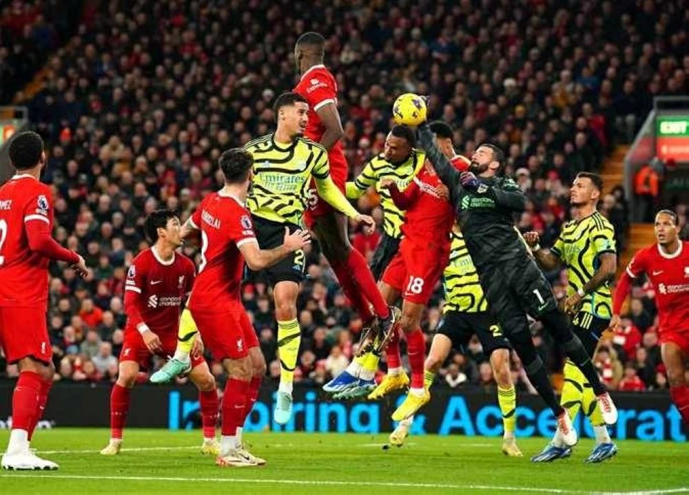 متابعة حية لقمة ليفربول وآرسنال في الدوري الإنجليزي النتيجة 0-0 وتطورات اللقاء