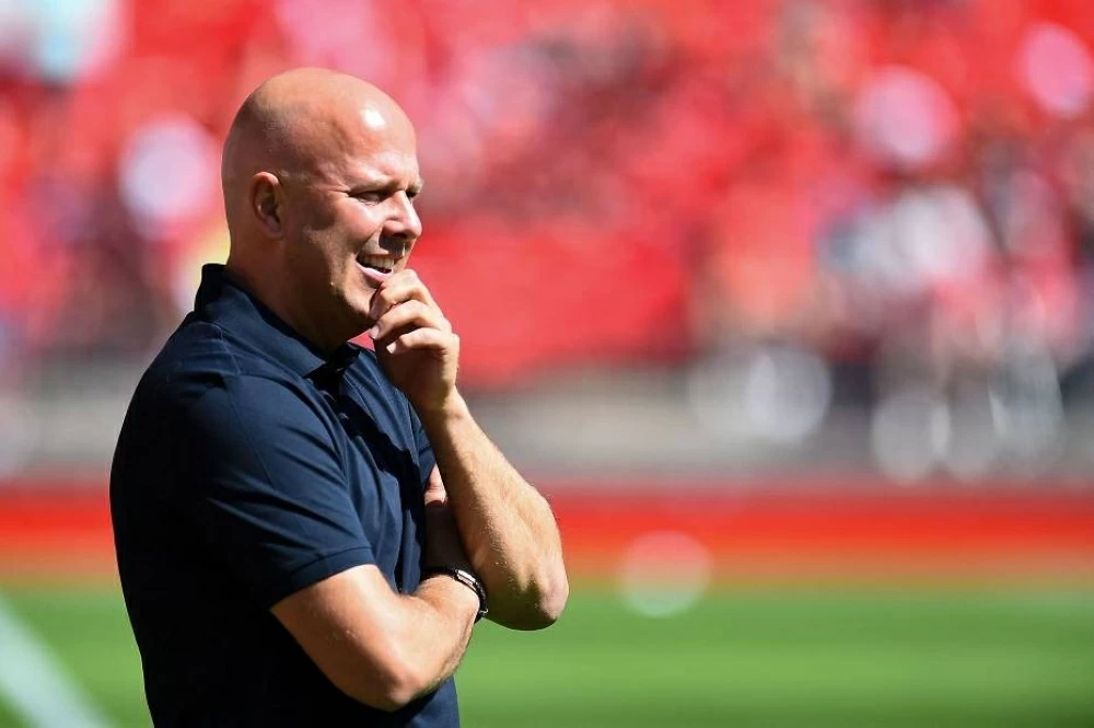 ليفربول يحسم قراره النهائي بشأن سلوت