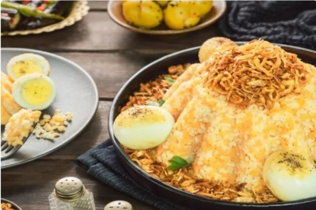 « وداعًا للحيرة في اختيار وجبتك! » الكشري الأصفر: سر إعداد طبق شهي وسريع يجمع بين البساطة واللذة