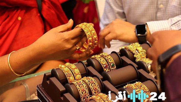 «مفاجأة في الأسواق» عيار 21 يحلق عالياً.. أسعار الذهب في مصر اليوم الاثنين 5 يناير 2026