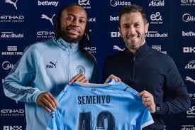 مانشستر سيتي يوقع مع الموهبة سيمنيو قادما من بورنموث