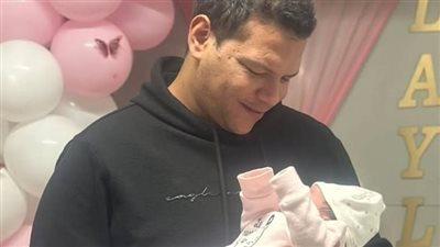 أحمد عبد الحميد يعبر عن سعادته بعد فقدان والده وابنته ويشيد برحمة الله