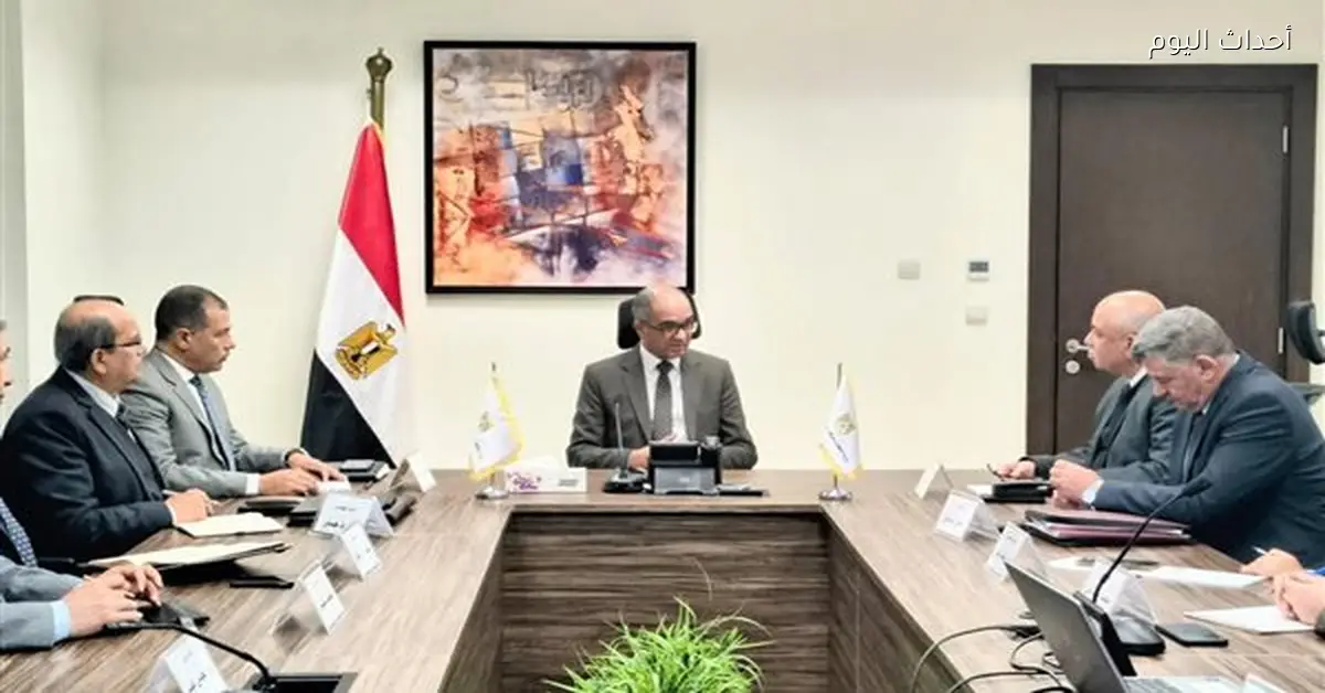 «نائب وزير الإسكان يتفقد سير العمل في مشروعات المرافق العامة»
