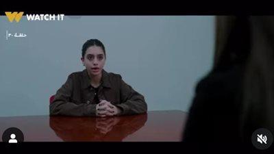 تيا تت confront والديها وأصدقائها في جلسة نفسية ضمن أحداث الحلقة 30 من مسلسل ميدتيرم