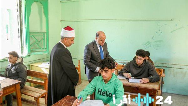 محافظ كفر الشيخ في جولة تفقدية للجان الشهادة الإعدادية الأزهرية بمعهد الفتيات