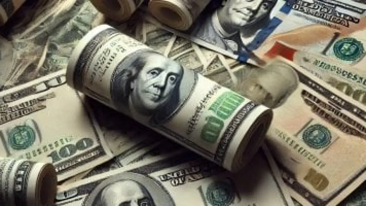 تحرك مفاجئ من البنك الأهلي يثير الجدل حول سعر الدولار الجديد مع بداية عام 2026