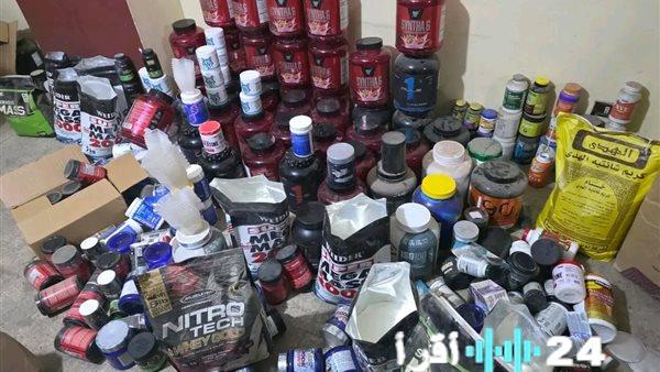 ضبط وكر لتعبئة المكملات الغذائية مجهولة المصدر تهدد صحة المستهلكين بالطالبية