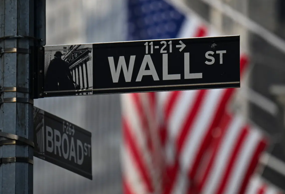 «أسواق وول ستريت تسجل مكاسب ملحوظة مدعومة بنتائج قوية من القطاع المصرفي»