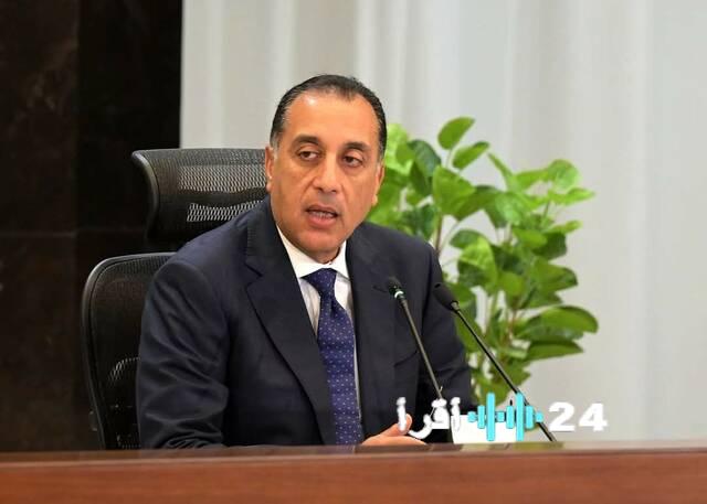 مدبولي يراجع سير العمل بمدينة المعرفة بالعاصمة الإدارية