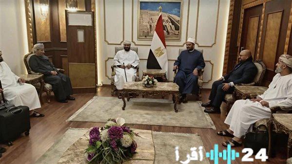 وزير الأوقاف العُماني يصل القاهرة للمشاركة في المؤتمر الدولي الـ36 للشؤون الإسلامية