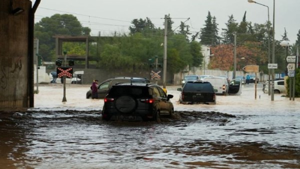 بعد تونس العاصفة هاري تضرب ست دول عربية واحتمالات وصولها إلى مصر