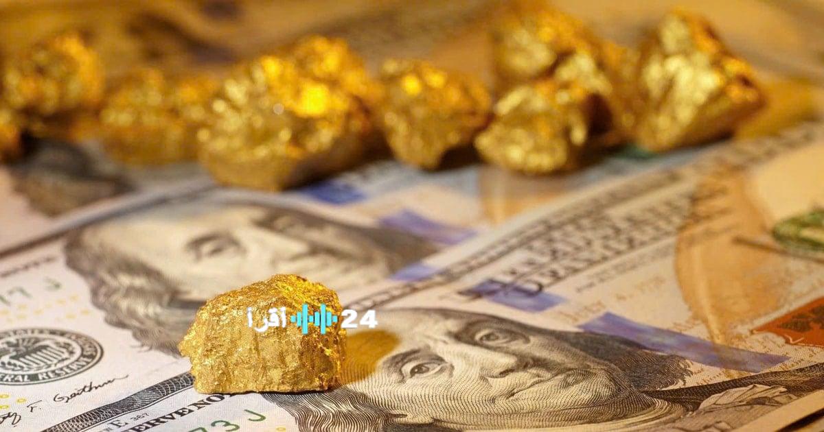 قفزة الذهب العالمي تتجاوز 4900 دولار، والأسعار المحلية الفيتنامية تهبط 1.2 مليون دونغ