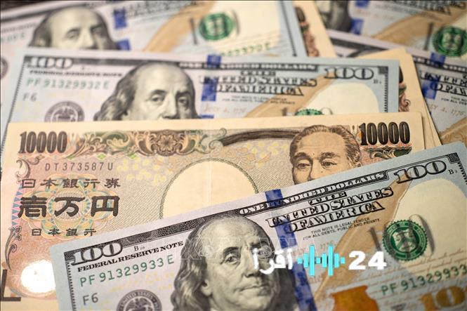 تصريح الرئيس الأمريكي يدفع الدولار لأدنى مستوى في أربع سنوات