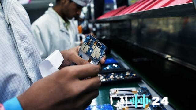 القومي للاتصالات يبدأ التفاوض مع شركات الهواتف لخفض أسعارها في مصر