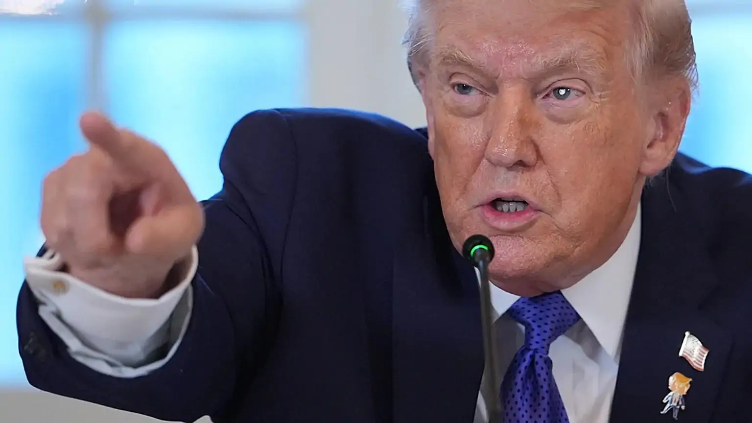 «حالة الطوارئ تتعالى في 10 ولايات أمريكية» ترامب يتخذ إجراءات جذريّة لمواجهة التحديات الراهنة