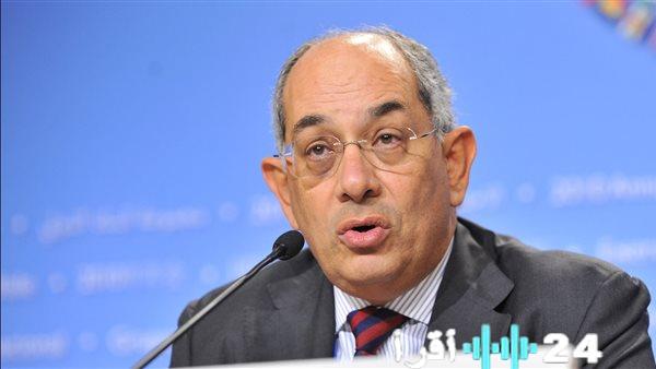 «تراجع الدولار: يوسف بطرس غالي يكشف الأسباب ويؤكد توقعات بانخفاض أكبر»