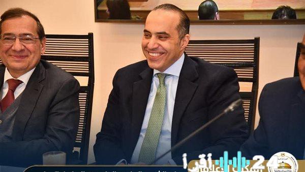 وزير الشئون النيابية يكشف سرقة التيار تستنزف 10% من كهرباء مصر