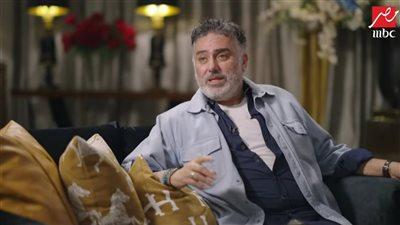 تامر حبيب يفجر مفارقة عاطفية صادمة ابتهاج بنسيان ذكرى والدته ودموع تنساب على شخصياته الفنية