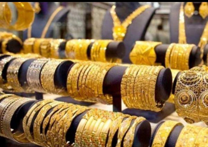 «نبض السوق العالمي: الذهب في واجهة الأحداث» تطورات أسعار المعدن النفيس: قراءة في مؤشرات الإثنين 26 يناير 2026