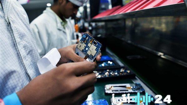 مصر تحقق طفرة صناعية بإنتاج 10 ملايين هاتف محمول خلال عام واحد
