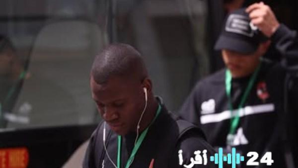 وصول لاعبي الأهلي إلى ملعب يانج أفريكانز في صور مميزة