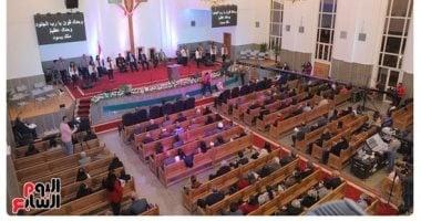 الكنيسة الإنجيلية في مصر الجديدة تحتفل بقدوم السنة الجديدة بأجواء من الترانيم والصلاة