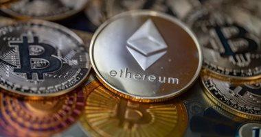 البيتكوين يتراجع 2.5% مع تعثر تجاوز حاجز 90 ألف دولار