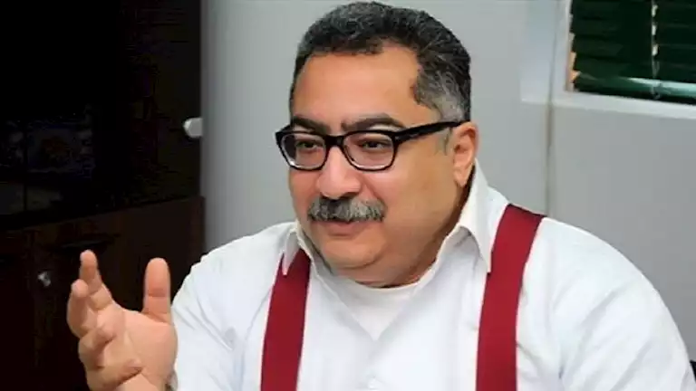 إبراهيم عيسى يدين إلغاء إعفاء الهواتف ويعتبره اتهامًا للمصريين بالخارج