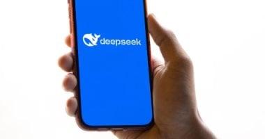 دراسة حديثة تثير الشكوك حول كفاءة تقنية DeepSeek في معالجة النصوص الطويلة