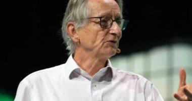 خبراء يحذرون من استبدال الذكاء الاصطناعي الوشيك للوظائف البشرية