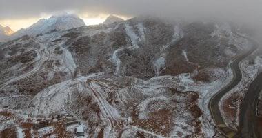 شتاء قارس يضرب العرب مع ثلوج وأمطار في الجزائر ودرجات حرارة تحت الصفر في السعودية وضباب كثيف في الكويت وتحذيرات من الطقس السيئ